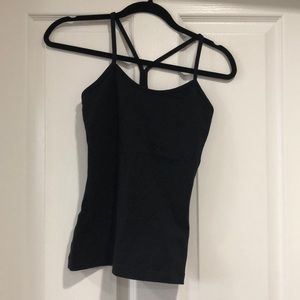Lulu lemon power Y size 4 top